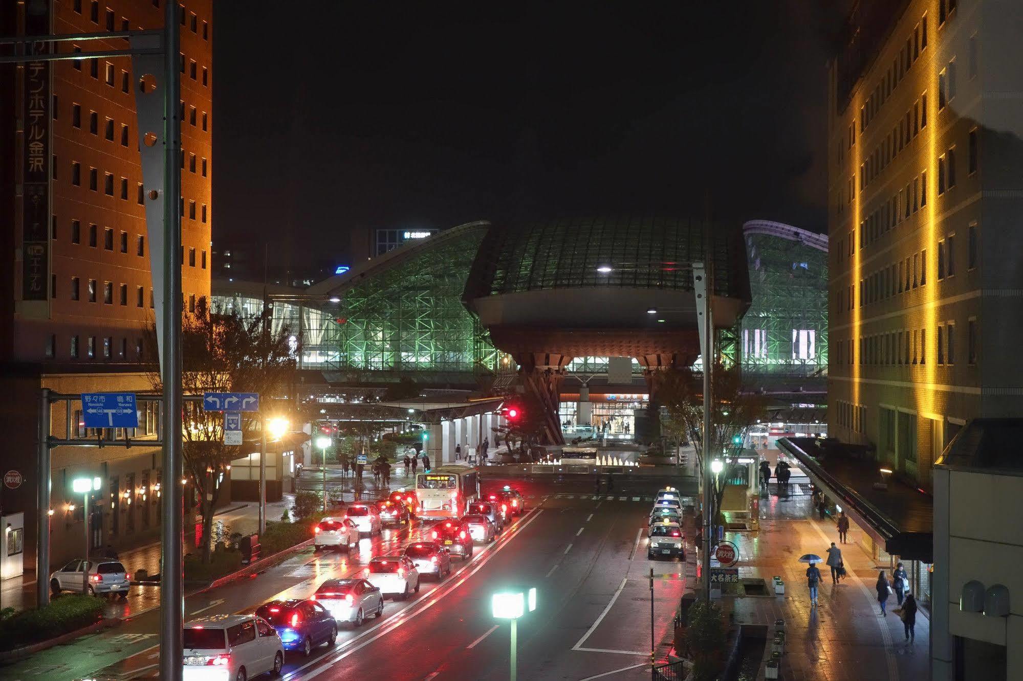 Blue Hour Kanazawa Hostel Exterior photo